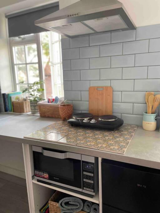 לונדון One Bedroom Putney Village Flat מראה חיצוני תמונה