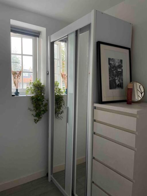 לונדון One Bedroom Putney Village Flat מראה חיצוני תמונה